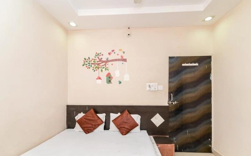 Hotel Rameshwaram Ujjain Eksteriør billede